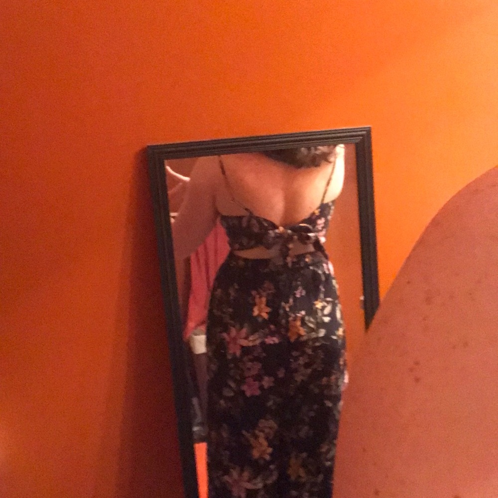 American Eagle Floral Jumpsuit - Picture 5 of 5